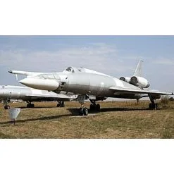 Anigrand Craftswork Tupolev Tu-22K Blinder-B. Inclut Maquettes De Prime Du Mikoyan MiG-9 Fargo Tupolev Le Violoniste De Tu-128 Et Le Lièvre De Mil M -Hasegawa Soldes anigrand craftswork anig4056 tupolev tu 22k blinder b inclut maquette 2