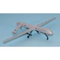 Bronco Models Maquette Avion Drone RQ/MQ-Predator -Hasegawa Soldes bronco models fb4003 drone rq mq predator 1