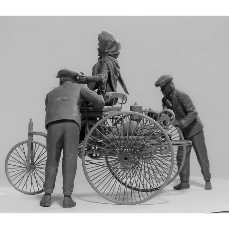 ICM: Benz Patent-Motorwagen 1886 With Mrs. Benz & Sons In 1:24 4 ICM: Benz Patent-Motorwagen 1886 With Mrs. Benz & Sons In 1:24 – Image 2
