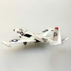 Miniwings Maquette Avion McDonnell F2H-3 Banshee -Hasegawa Soldes miniwings mini050 mcdonnell f2h 3 banshee 2