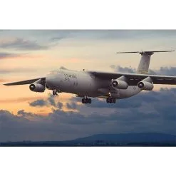 Roden Lockheed C-141B Starlifter.Decals For65-0257, US Air Force, 452e Air Mobility Wing, Mars AFB, CA, Milieu Des Années 1990. Cet Av