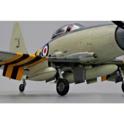 Trumpeter Maquette Avion Westland Wyvern S.4 -Hasegawa Soldes trumpeter tu02820 westland wyvern s 4 1 6